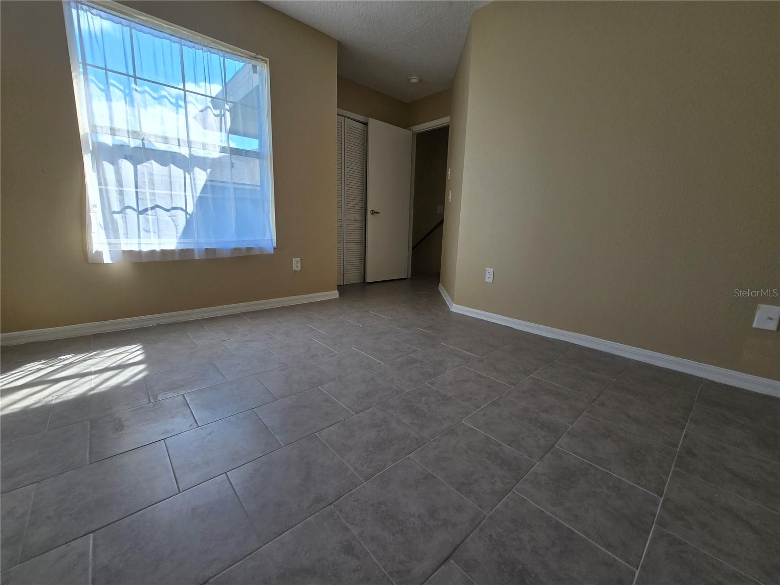 Image 14 of 31 For 433 Orchid Drive