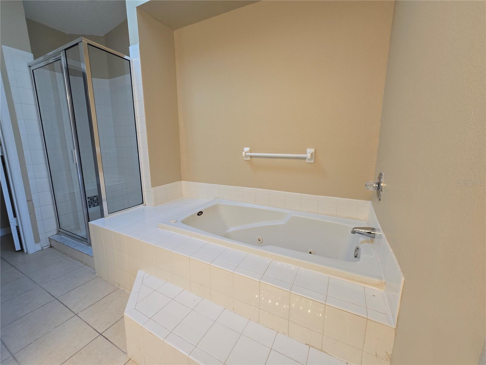 Image 17 of 31 For 433 Orchid Drive