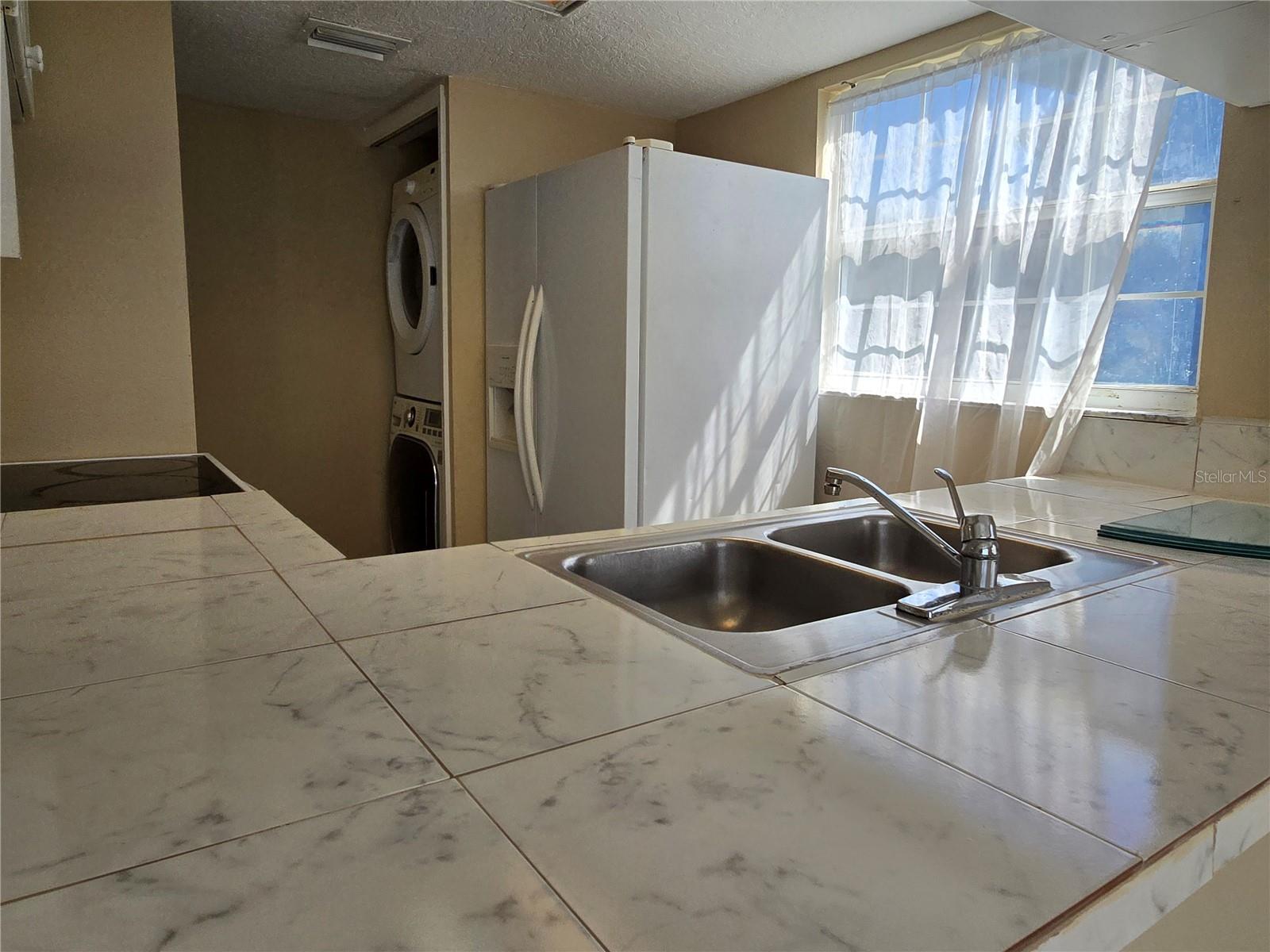 Image 6 of 31 For 433 Orchid Drive
