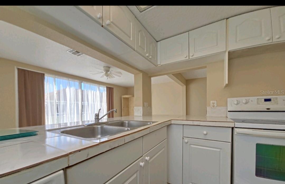 Image 8 of 31 For 433 Orchid Drive