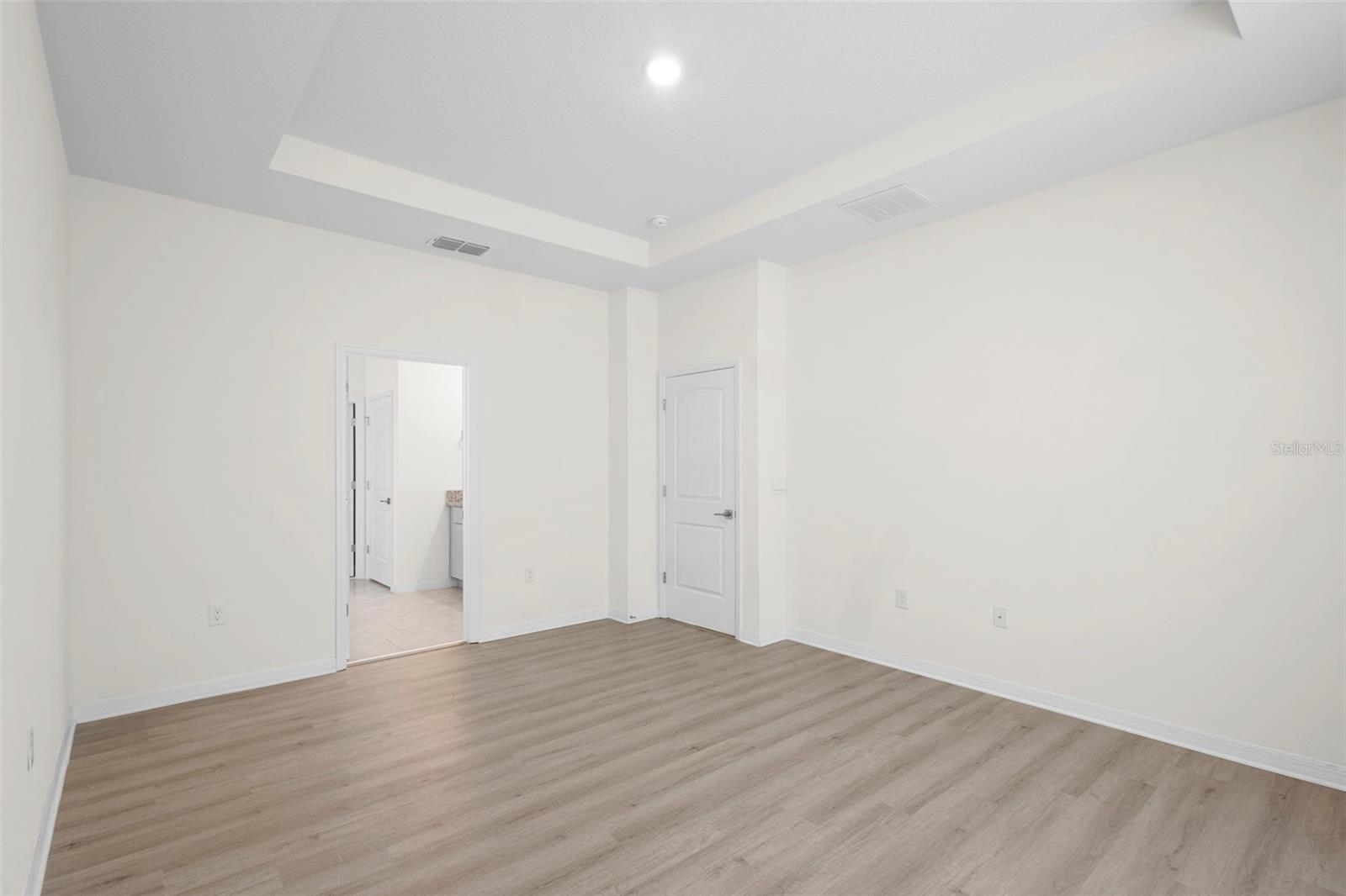 Image 32 of 63 For 1590 Barberry Drive