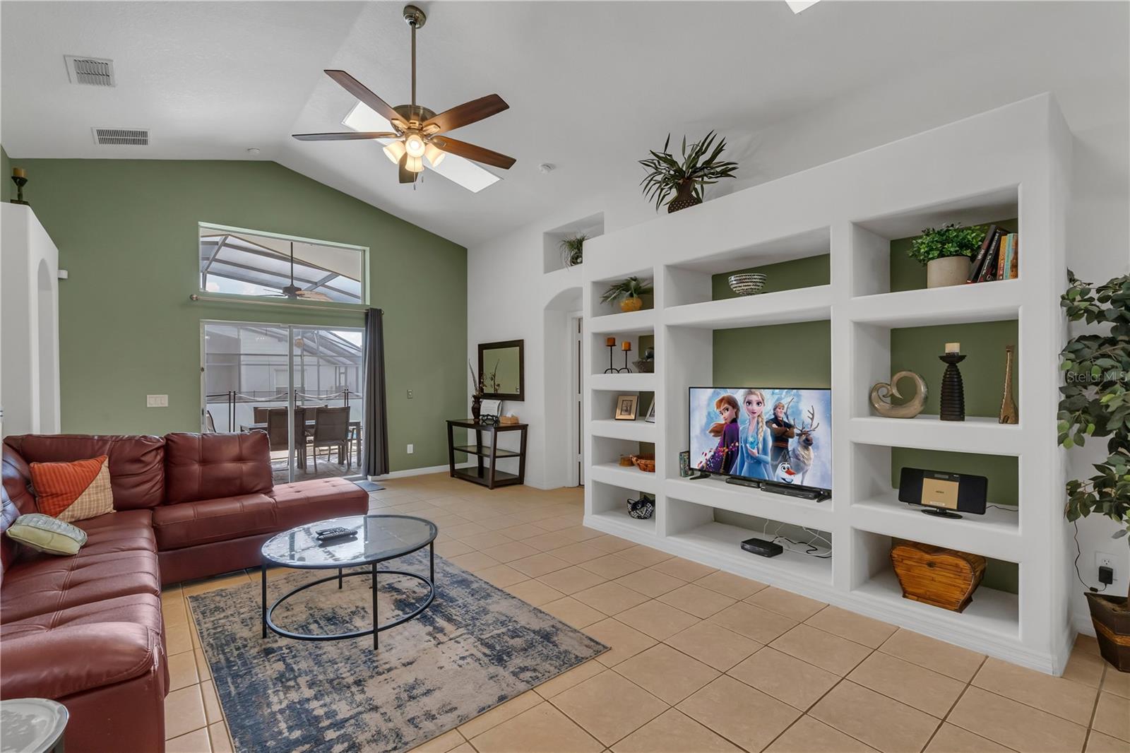 Image 4 of 58 For 158 Hypolita Avenue
