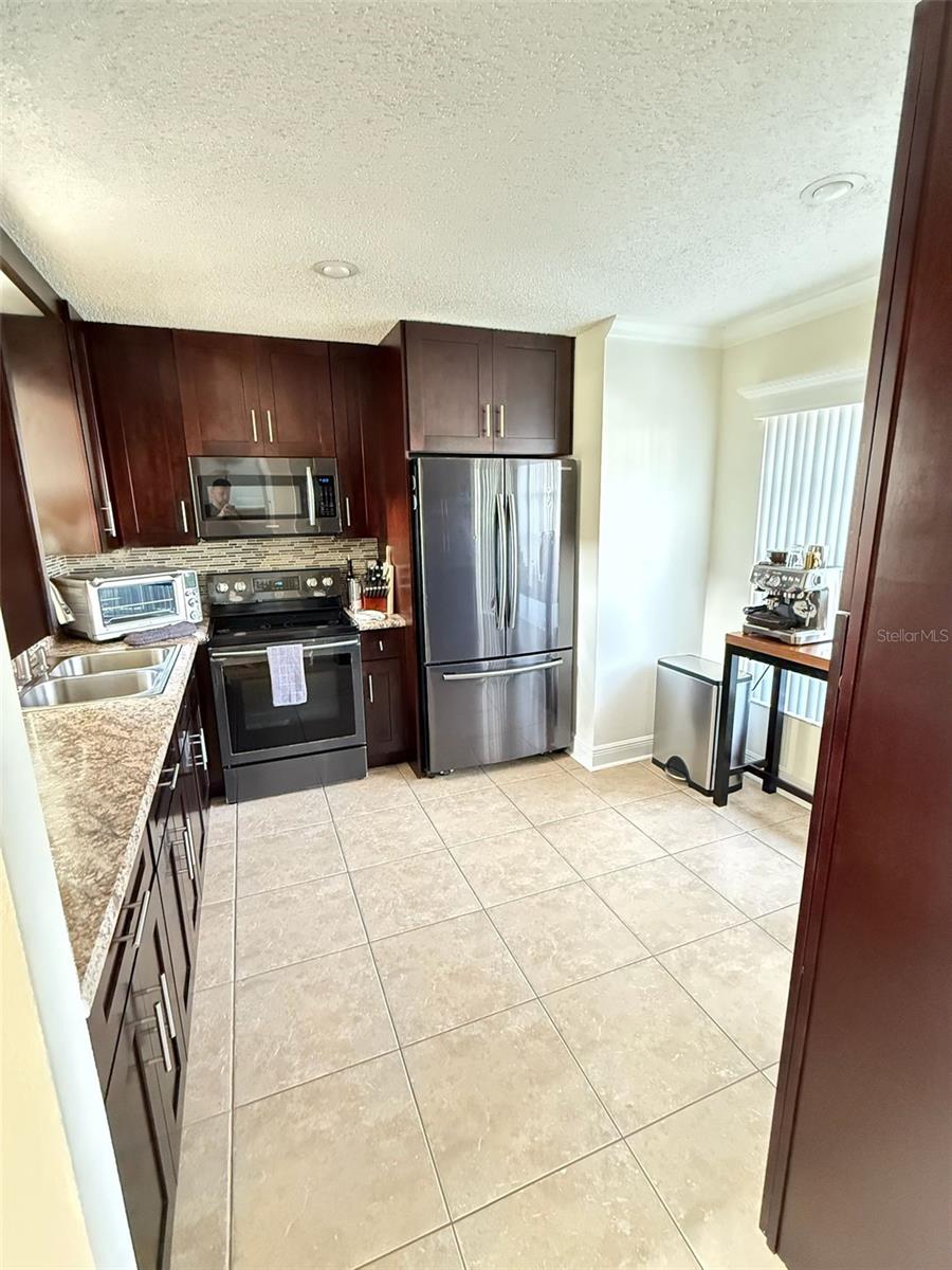 Image 6 of 17 For 14345 Island Cove Drive