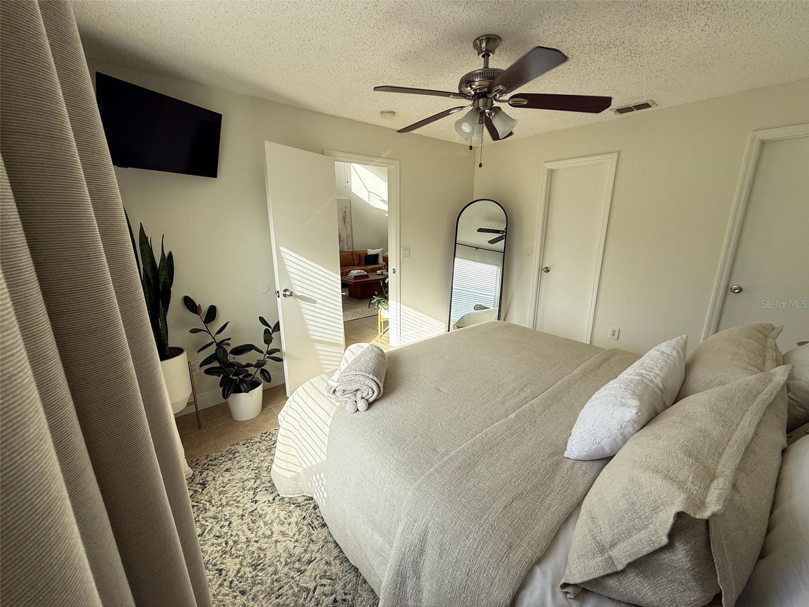Image 7 of 17 For 14345 Island Cove Drive