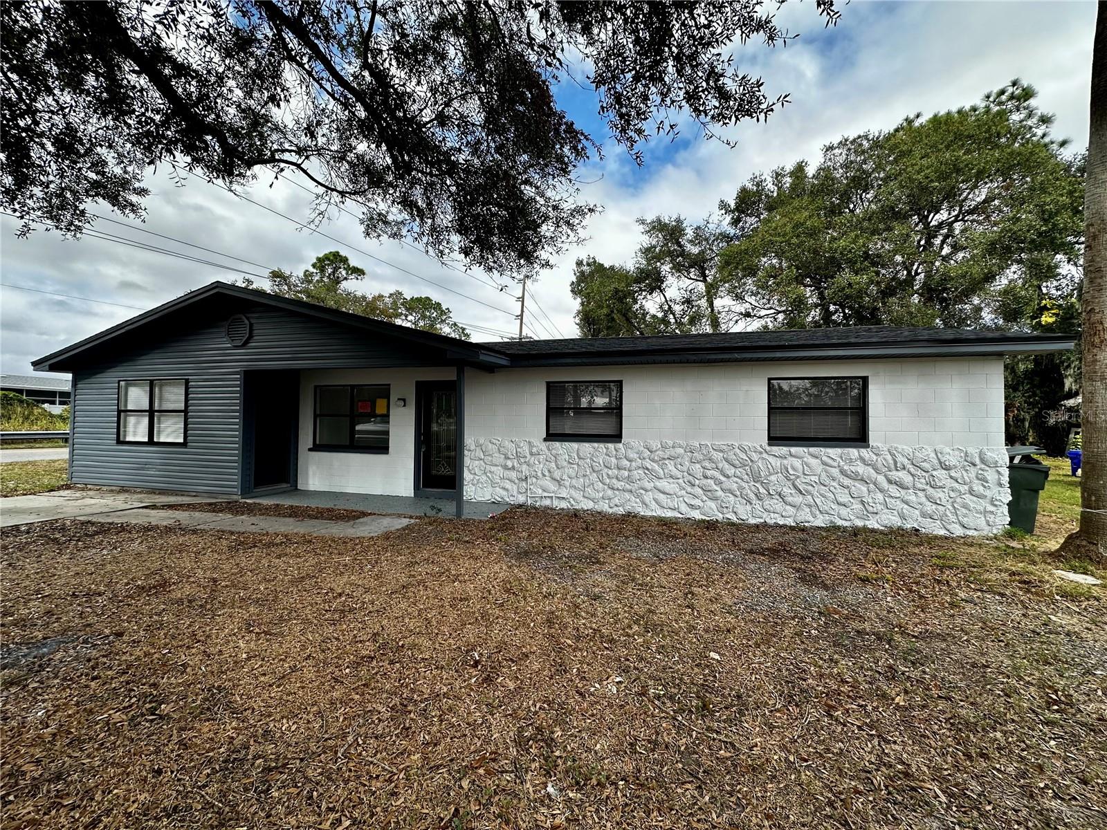 Image 2 of 46 For 933 Windsor Street