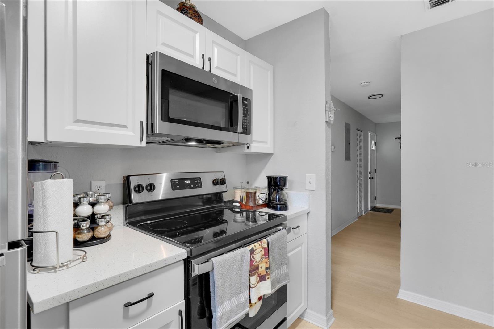 Image 11 of 29 For 330 Lancelot Avenue