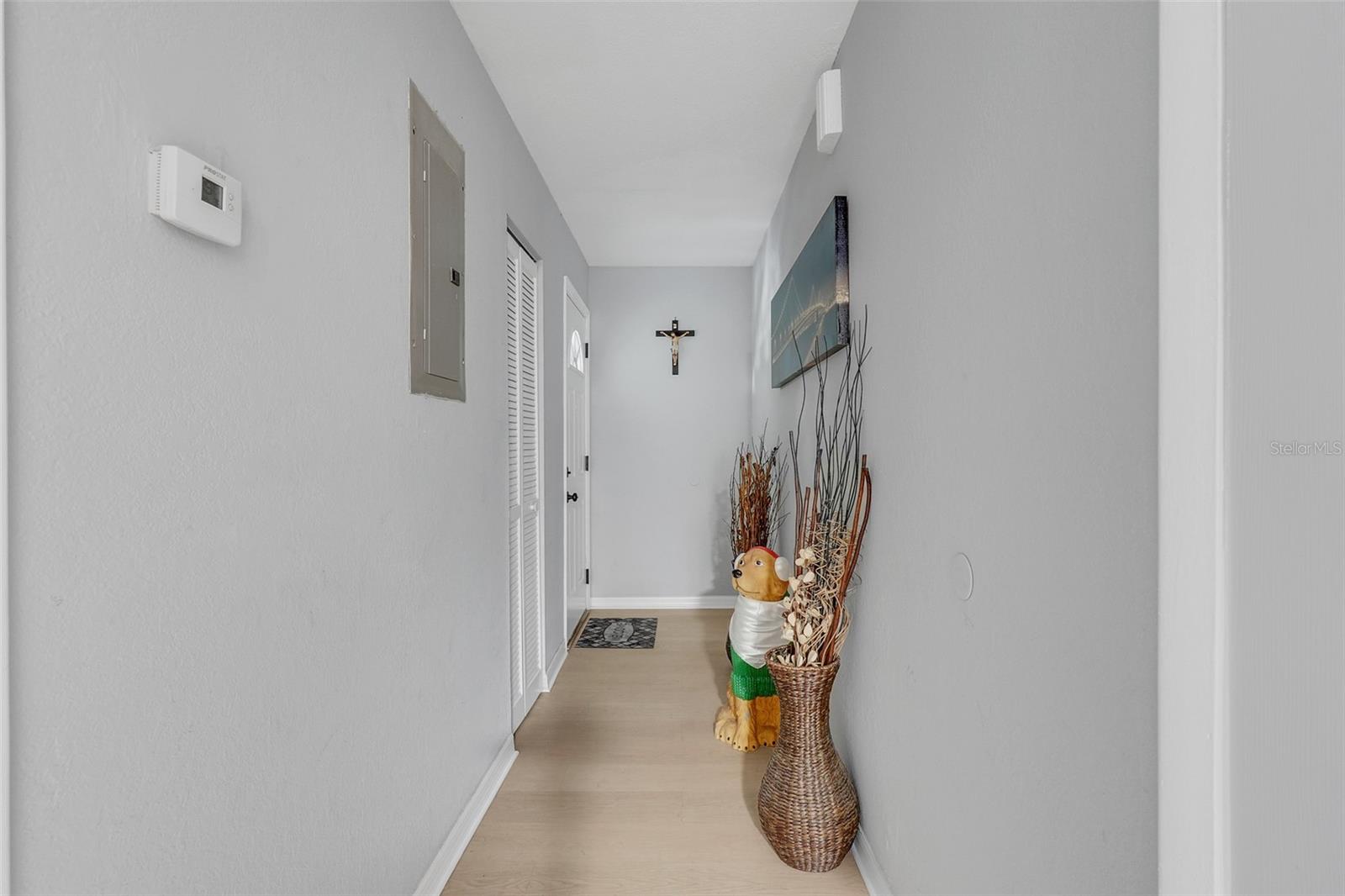 Image 3 of 29 For 330 Lancelot Avenue
