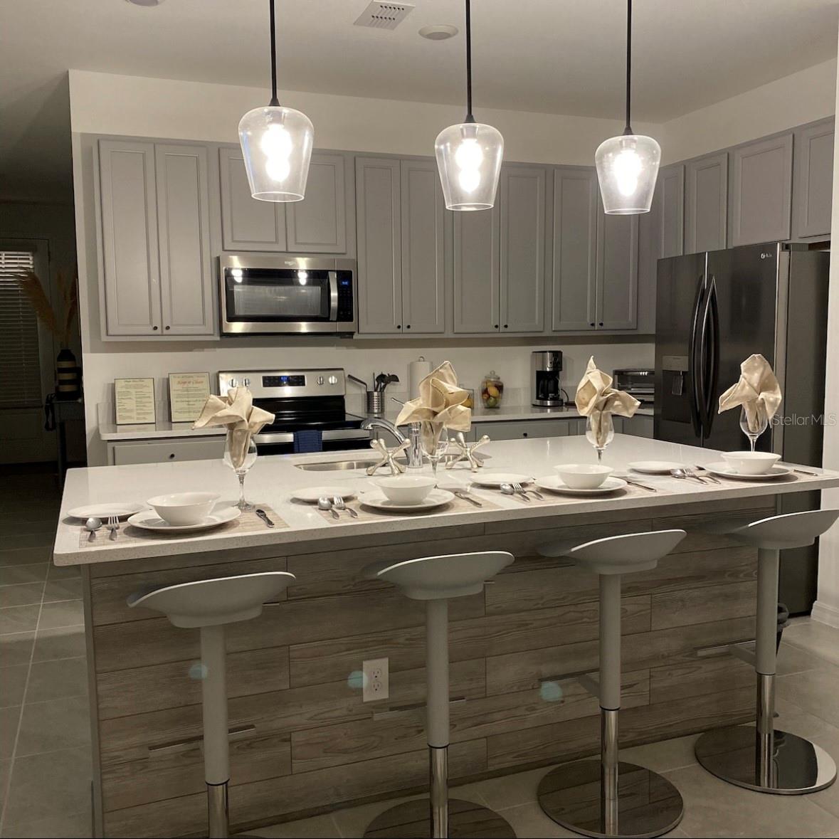 Image 2 of 38 For 1546 Discovery Street