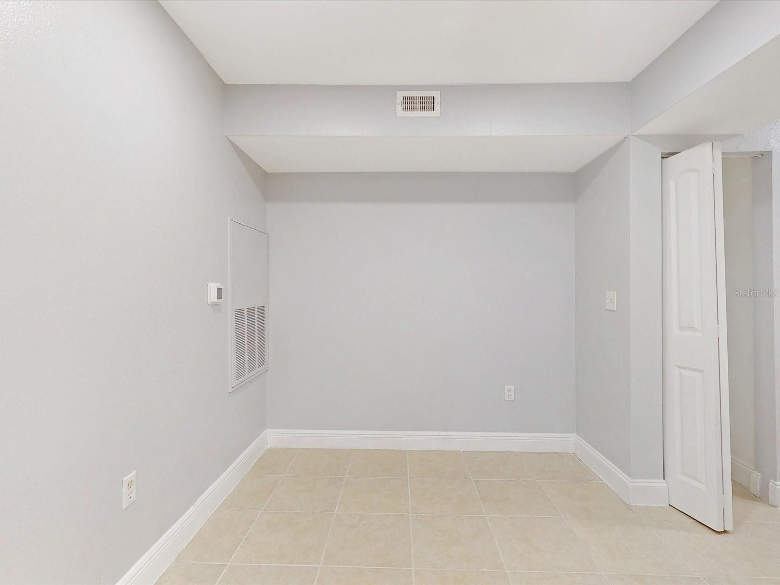 Image 10 of 28 For 3032 Parkway Boulevard 108