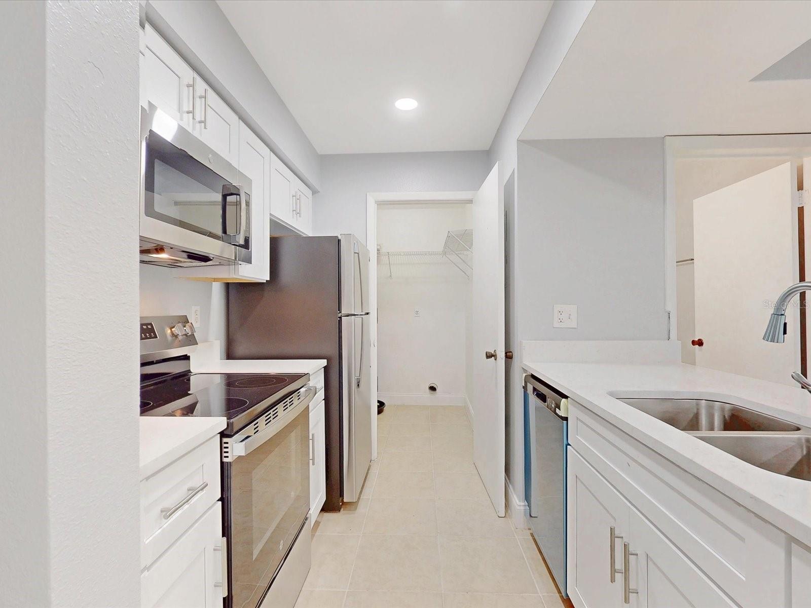 Image 11 of 28 For 3032 Parkway Boulevard 108