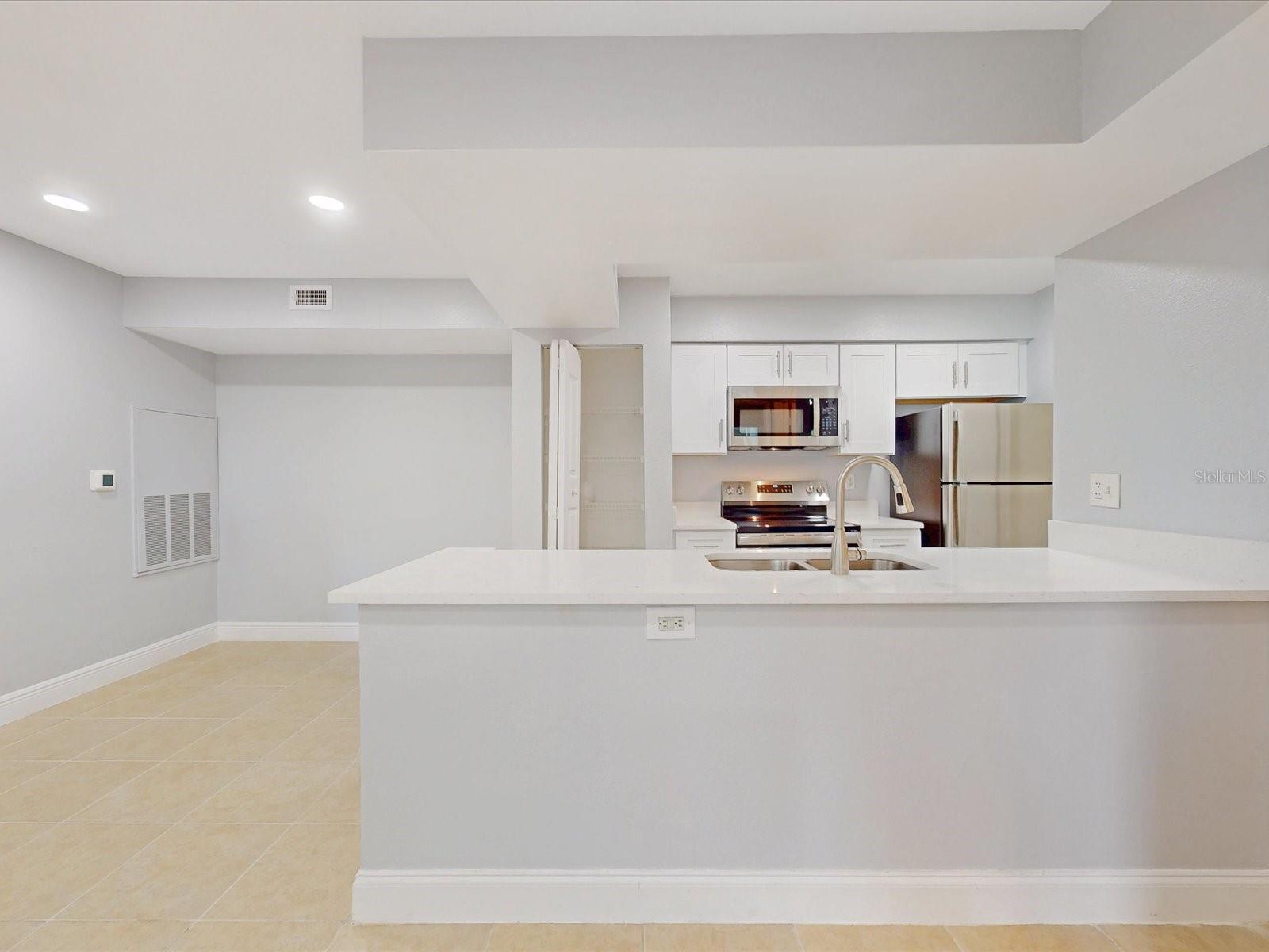 Image 15 of 28 For 3032 Parkway Boulevard 108