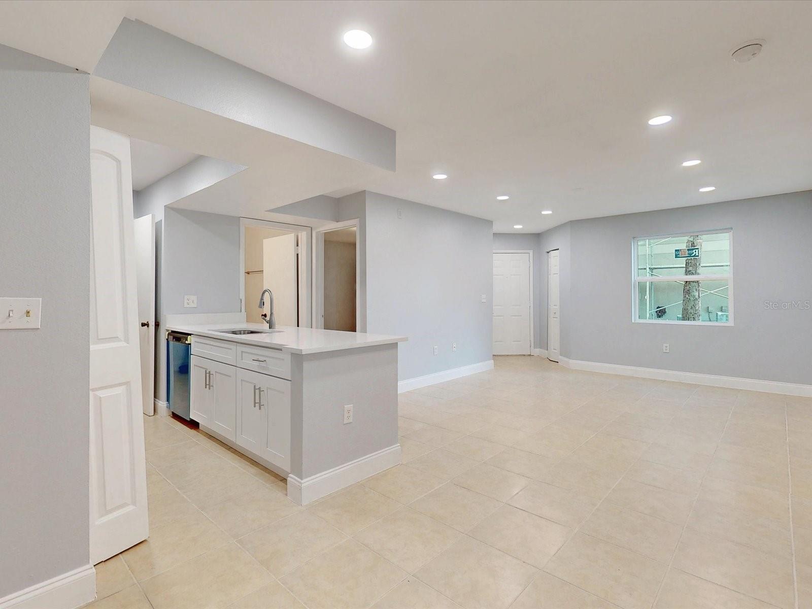 Image 9 of 28 For 3032 Parkway Boulevard 108
