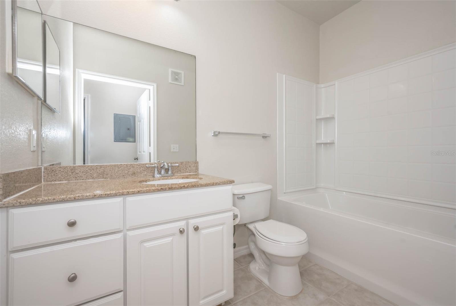 Image 5 of 19 For 316 Southern Pecan Circle 107