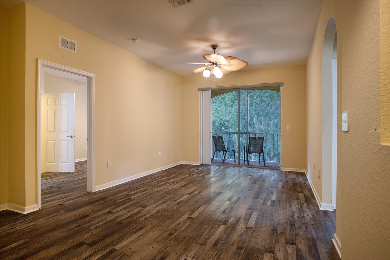 Image 11 of 34 For 6335 Contessa Drive 208