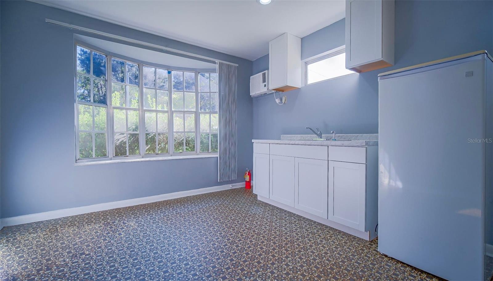 Listing photo id 4 for 1501 57th Street