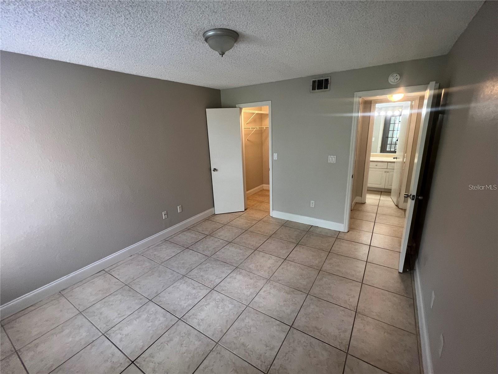 Image 14 of 20 For 4560 Commander Drive 1333