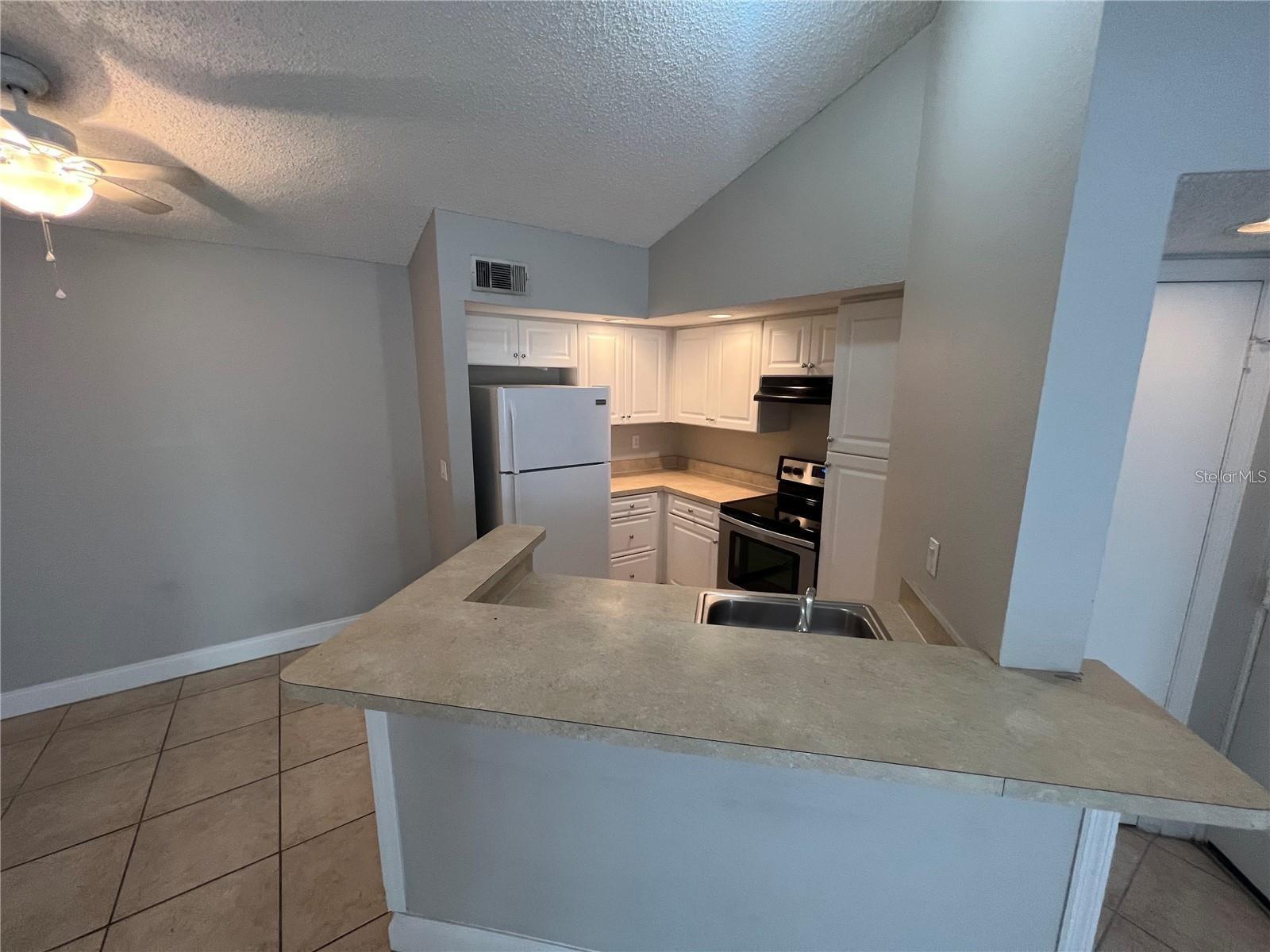 Image 4 of 20 For 4560 Commander Drive 1333
