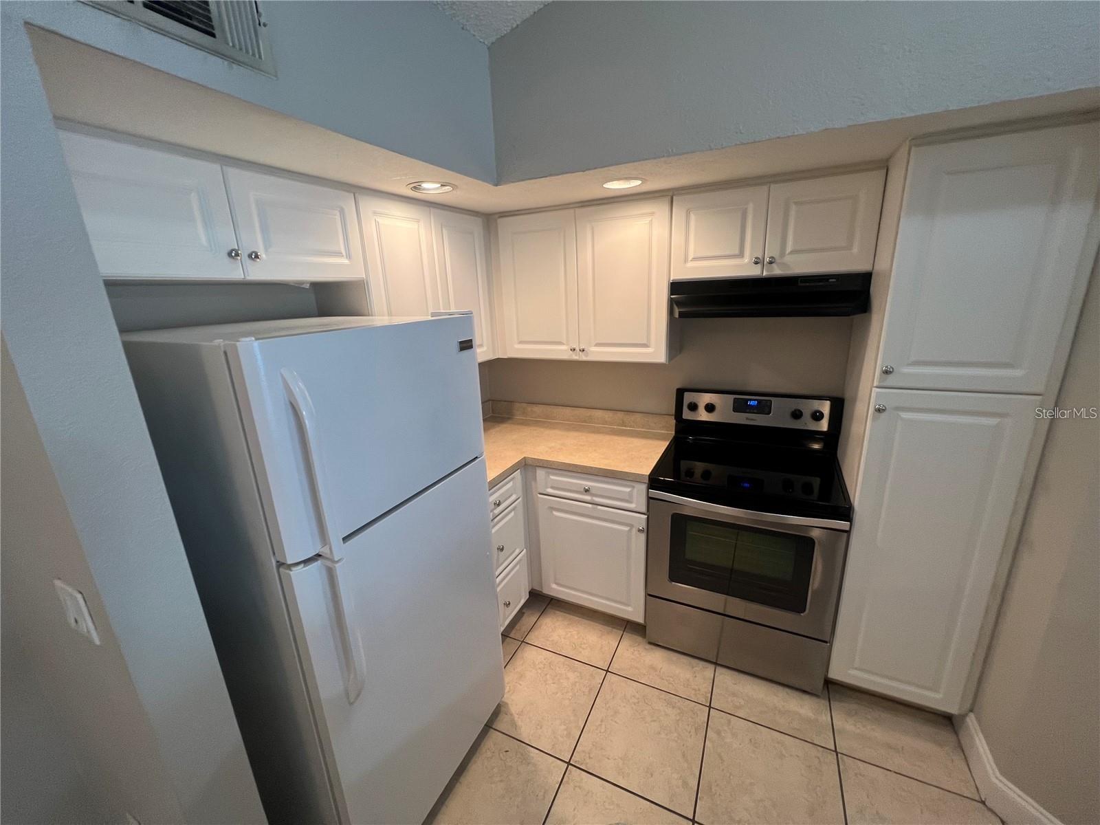 Image 5 of 20 For 4560 Commander Drive 1333