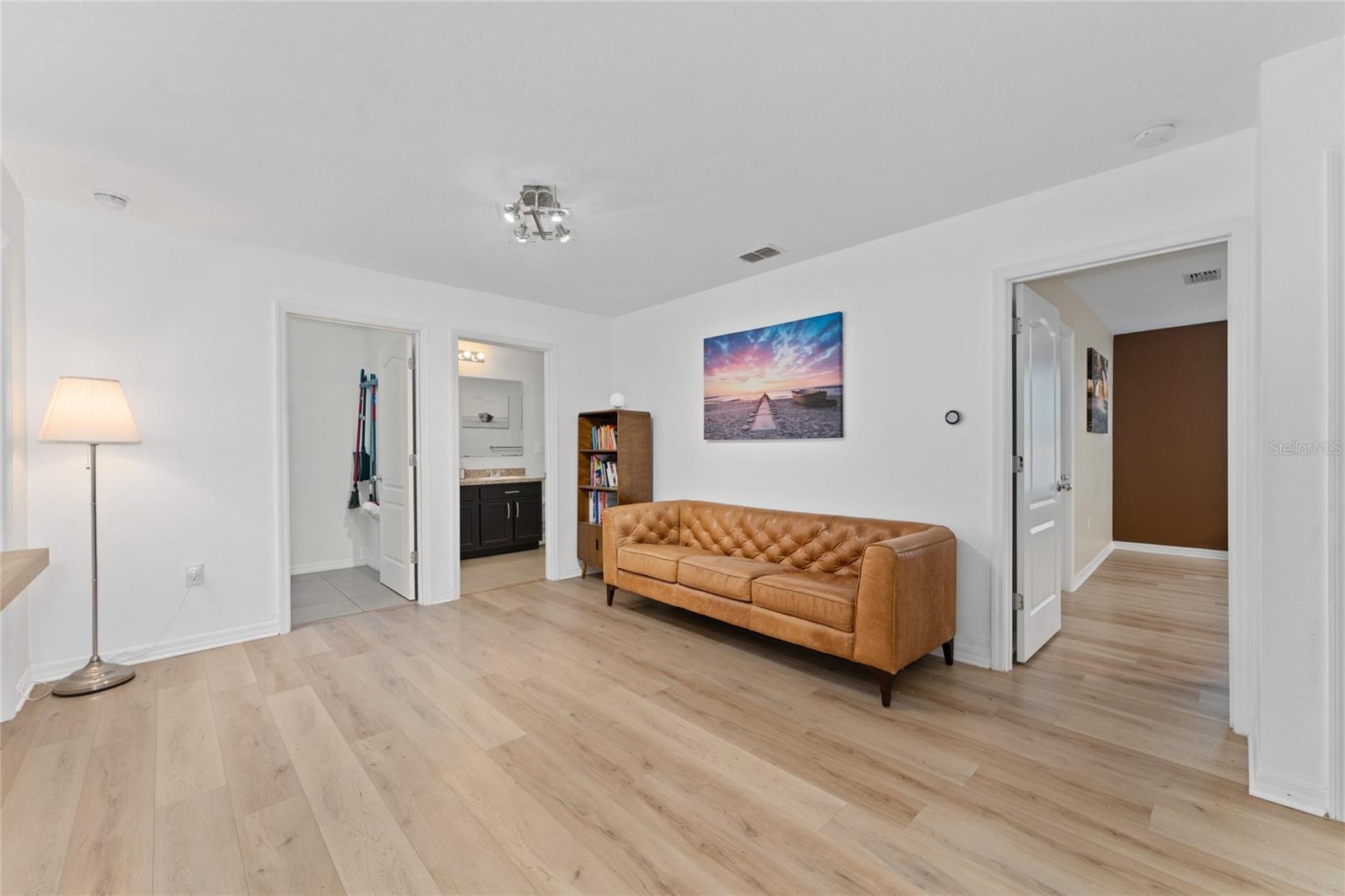 Image 14 of 49 For 1945 Red Canyon Drive