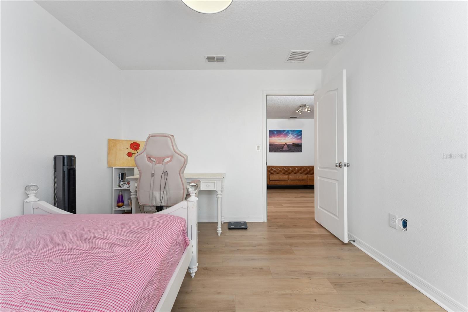 Image 17 of 49 For 1945 Red Canyon Drive