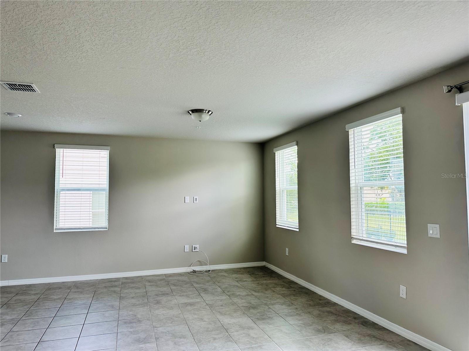 Image 5 of 16 For 2053 Milkweed Street