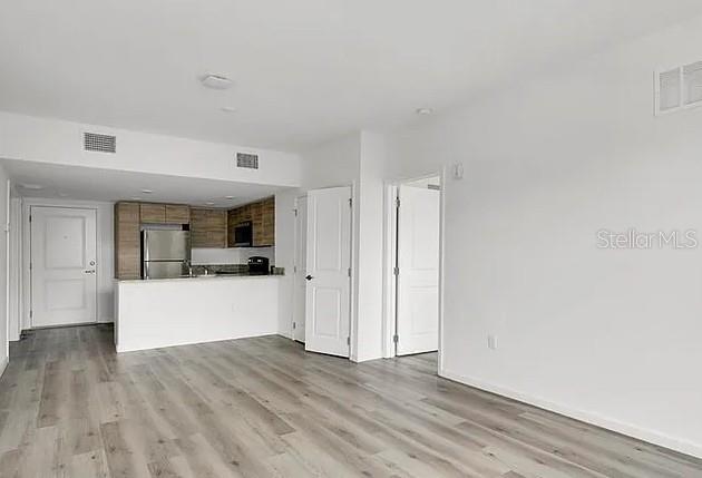 Image 2 of 6 For 1220 Southstation Place 402