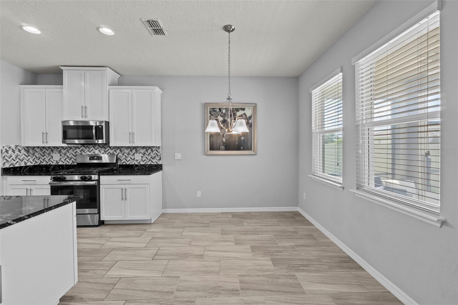 Image 11 of 60 For 625 Misty Maple St Street