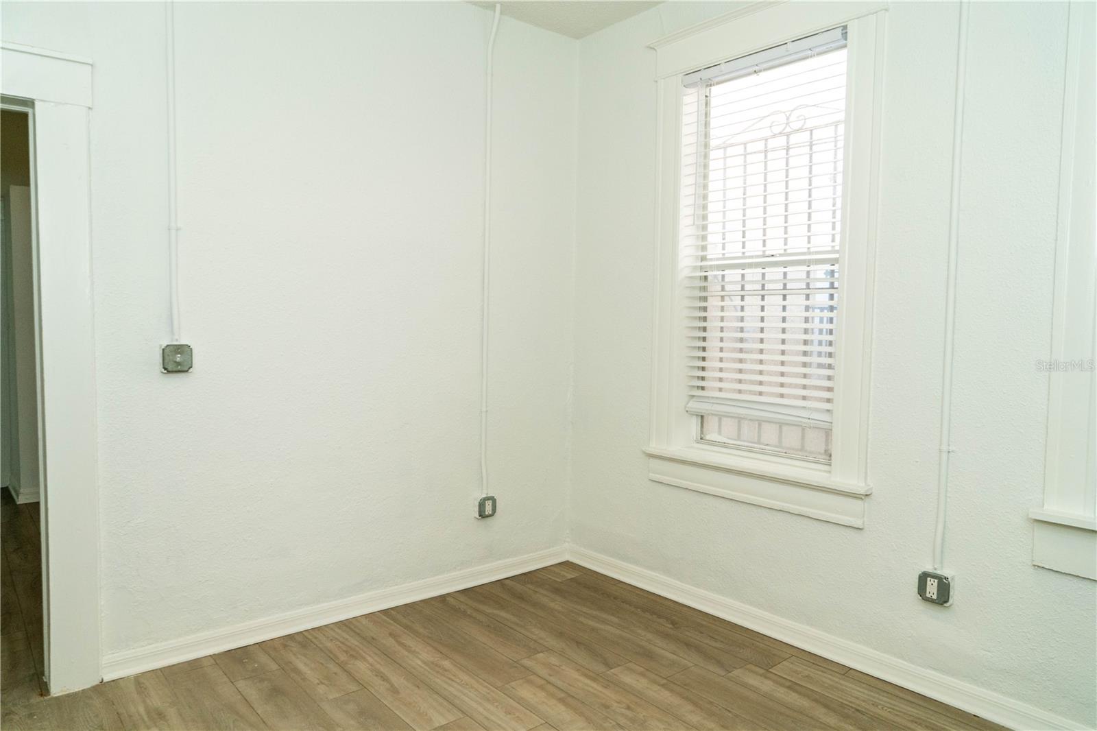 Image 10 of 28 For 2906 Chestnut Street 2