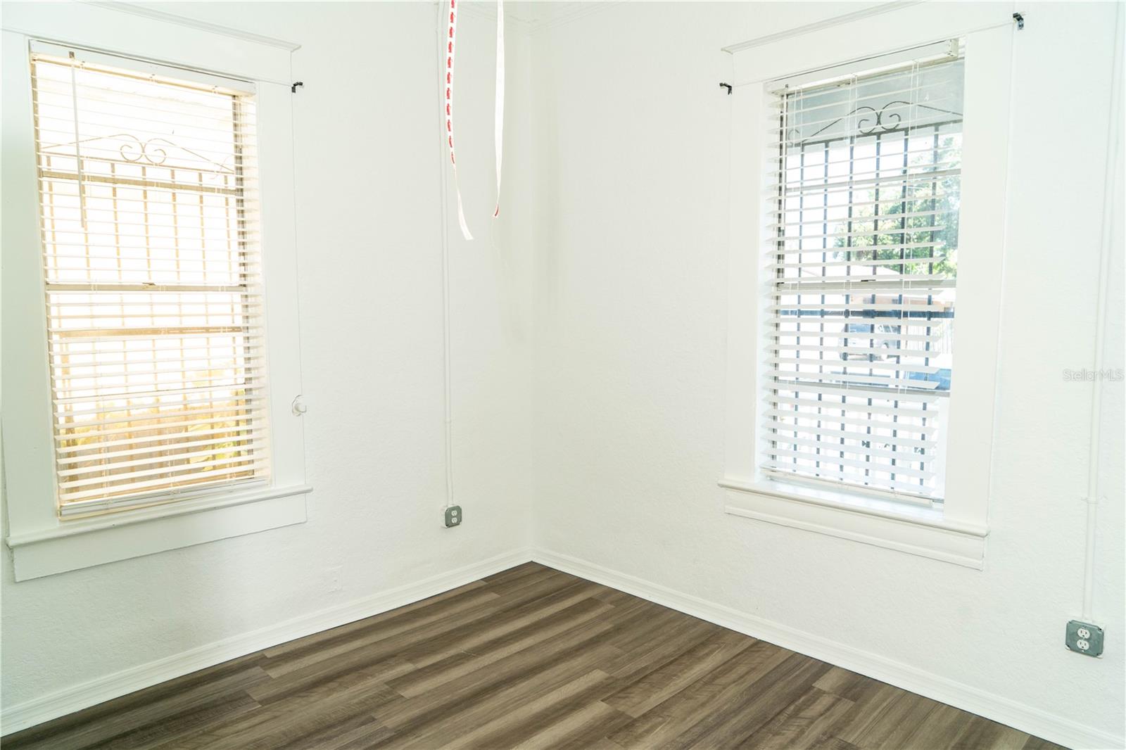 Image 18 of 28 For 2906 Chestnut Street 2