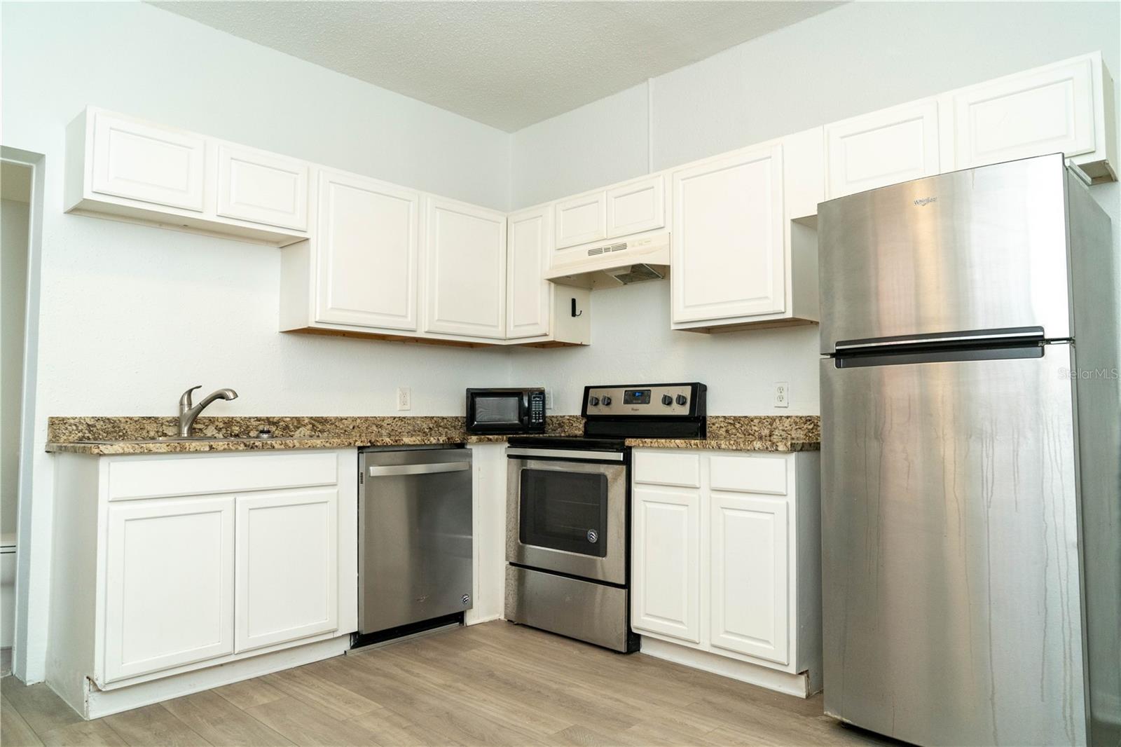 Image 7 of 28 For 2906 Chestnut Street 2