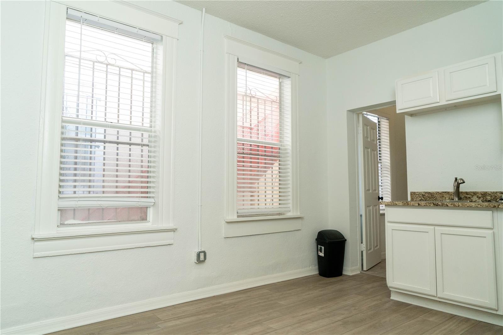 Image 8 of 28 For 2906 Chestnut Street 2