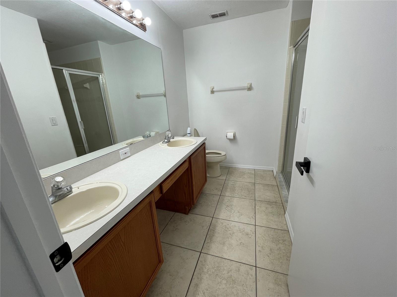 Image 9 of 23 For 13415 Fairway Glen Drive 104
