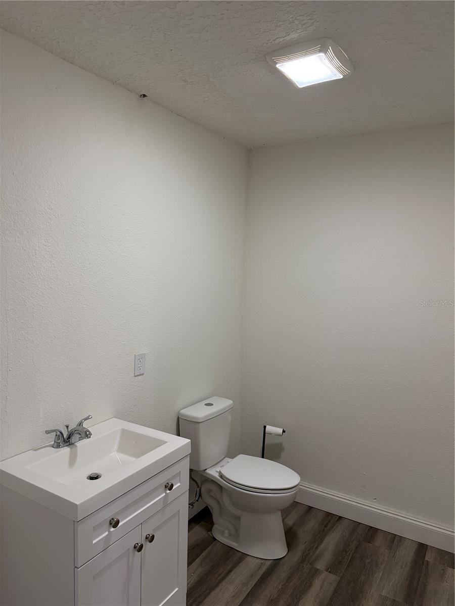 Image 5 of 6 For 415 Montgomery Road 131