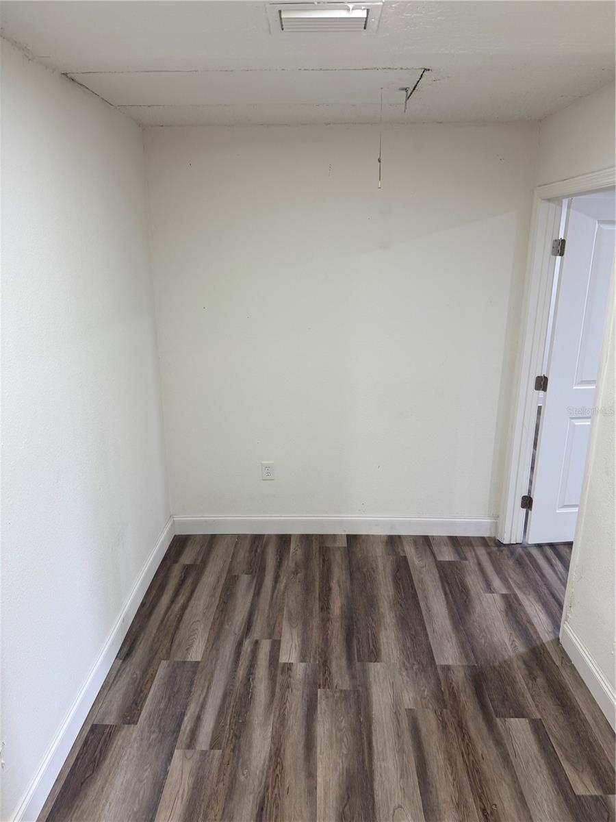 Image 6 of 6 For 415 Montgomery Road 131