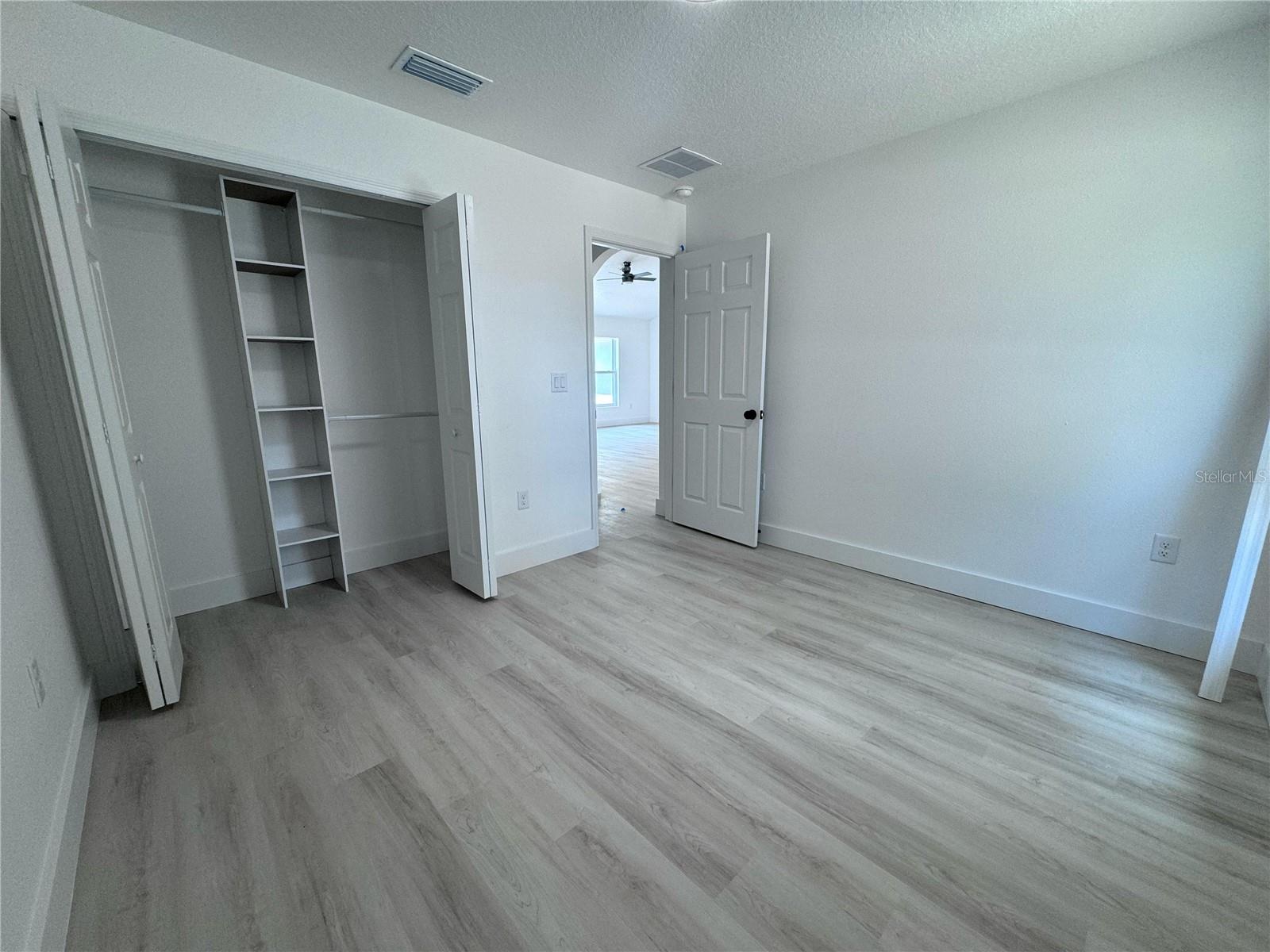 Image 11 of 16 For 14981 20th Place