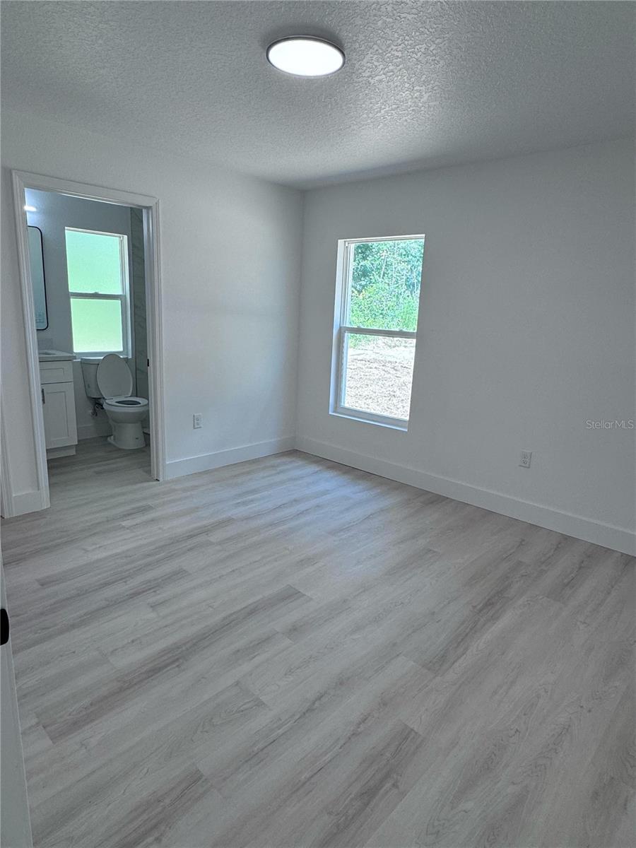 Image 14 of 16 For 14981 20th Place
