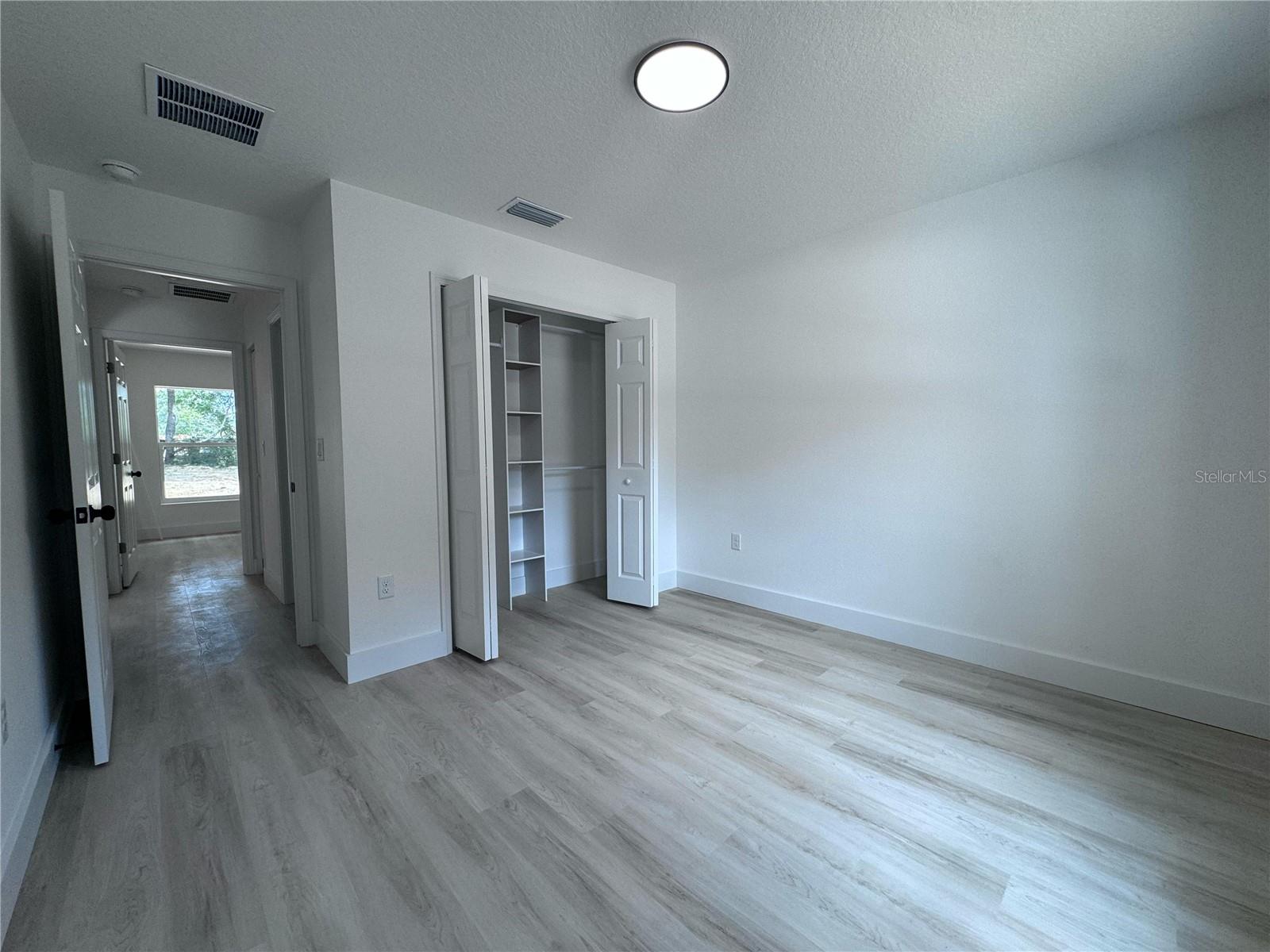 Image 5 of 16 For 14981 20th Place