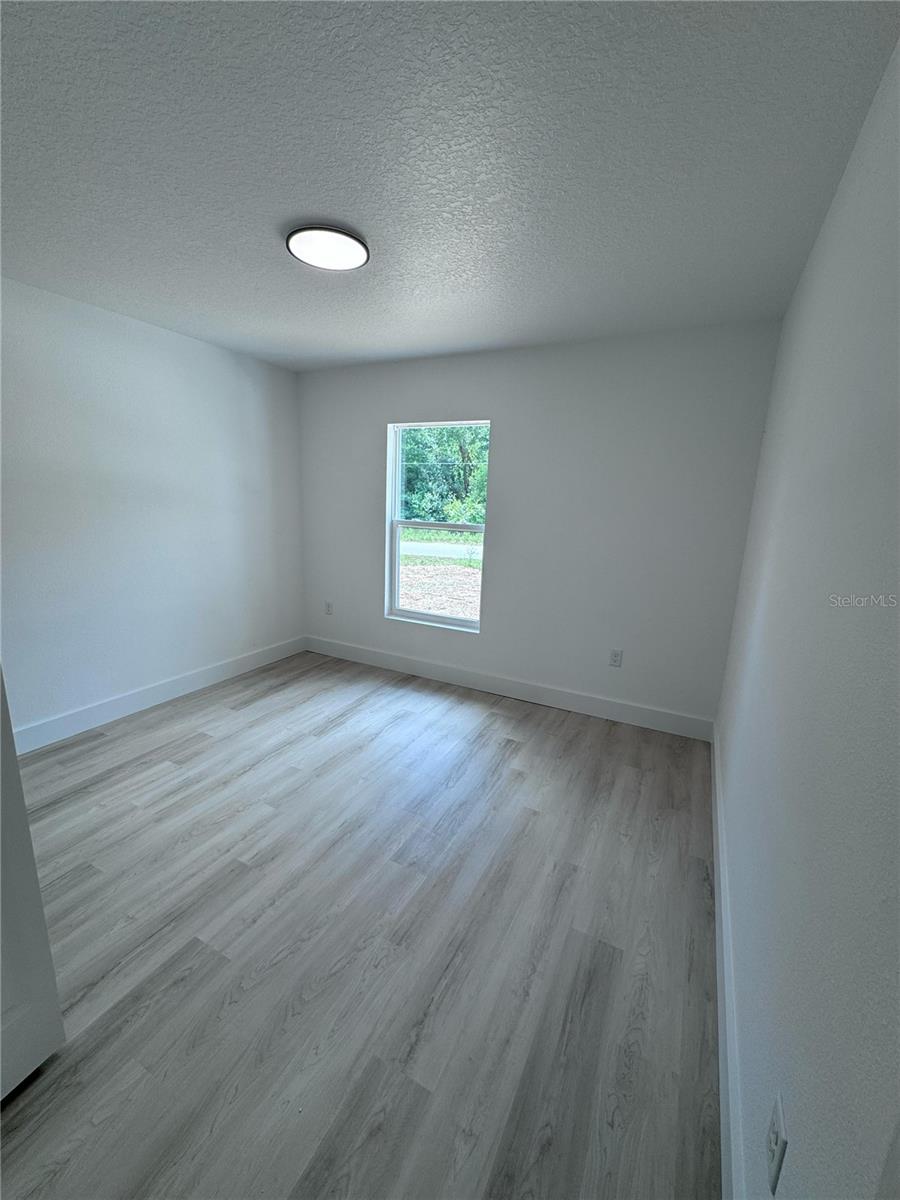 Image 7 of 16 For 14981 20th Place
