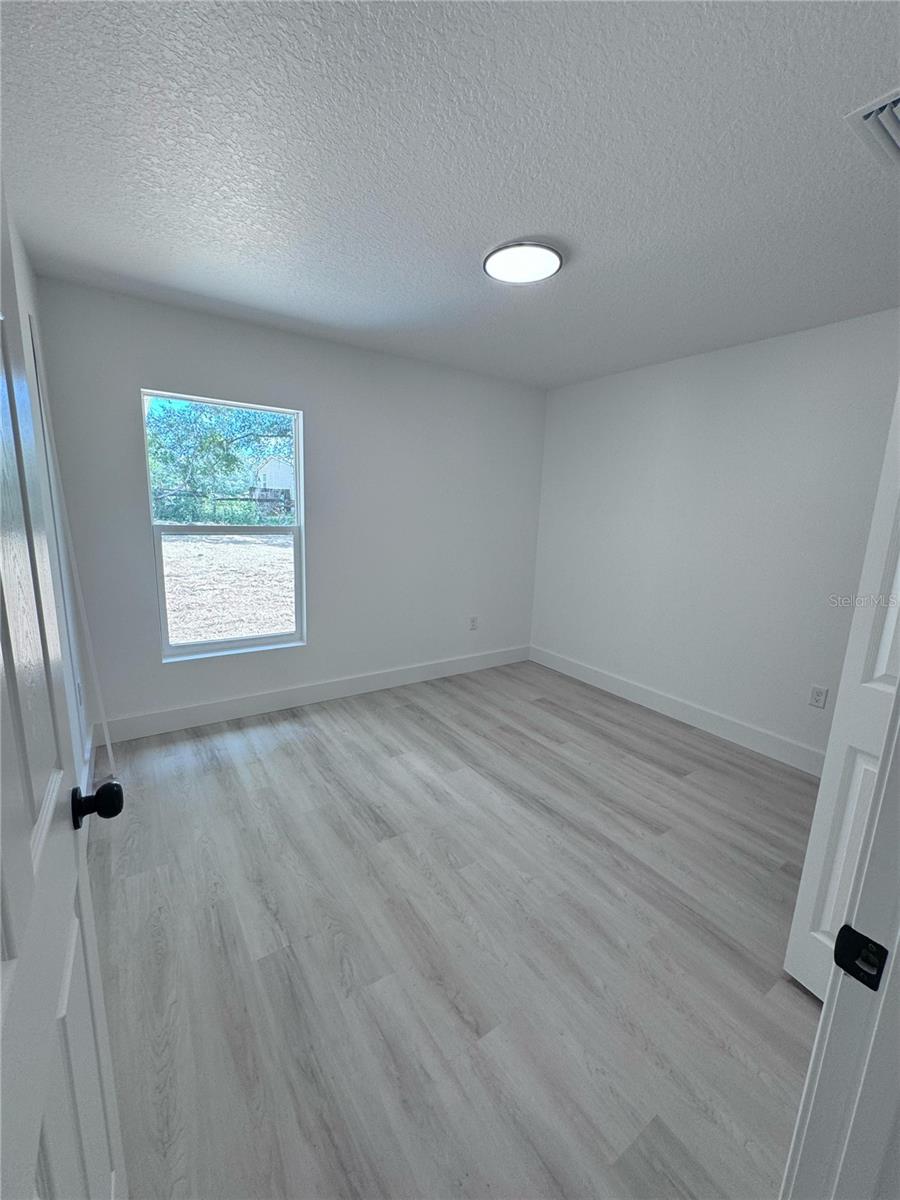 Image 9 of 16 For 14981 20th Place