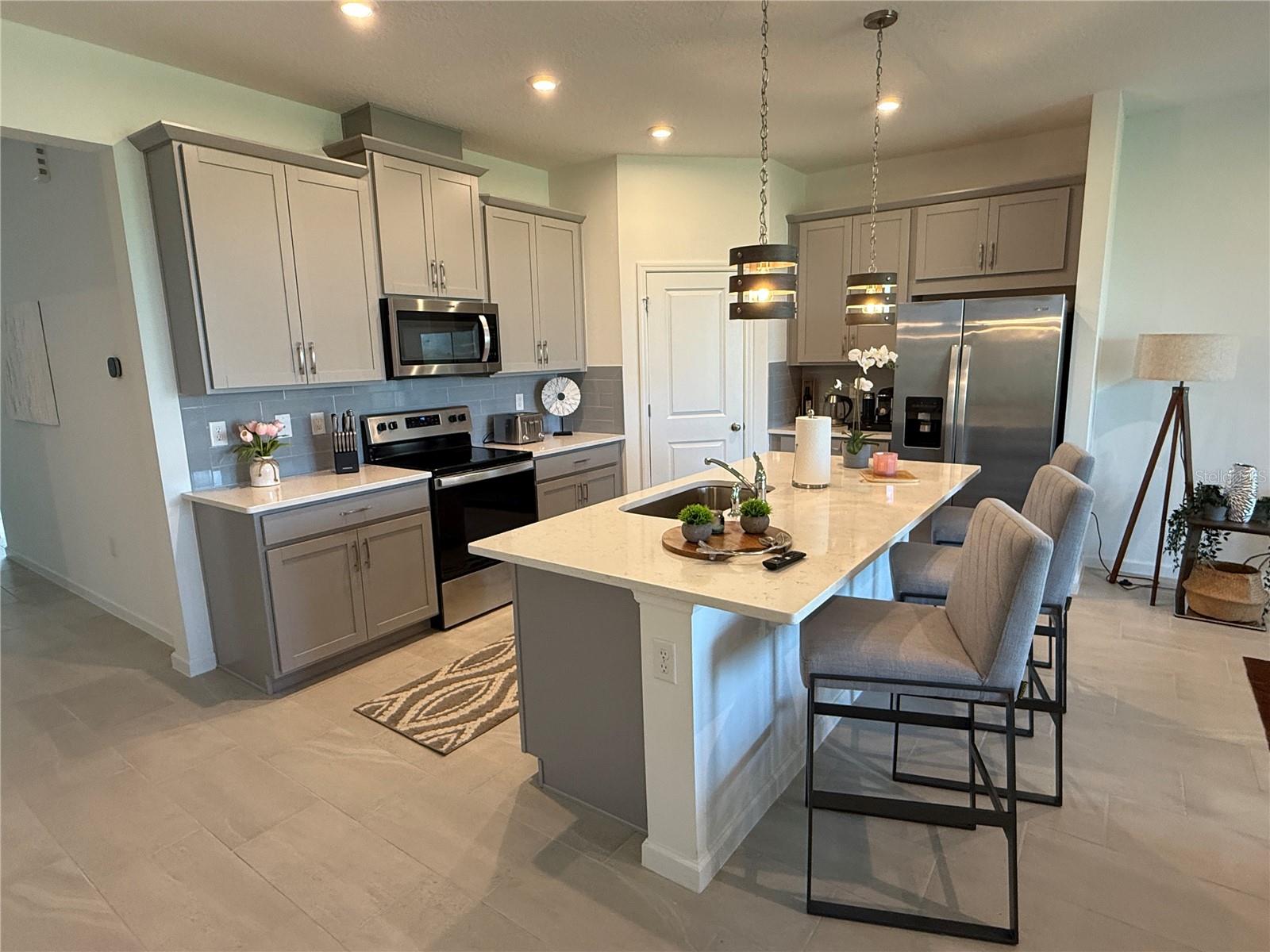 Image 13 of 19 For 1165 Lakeshore Breeze Place