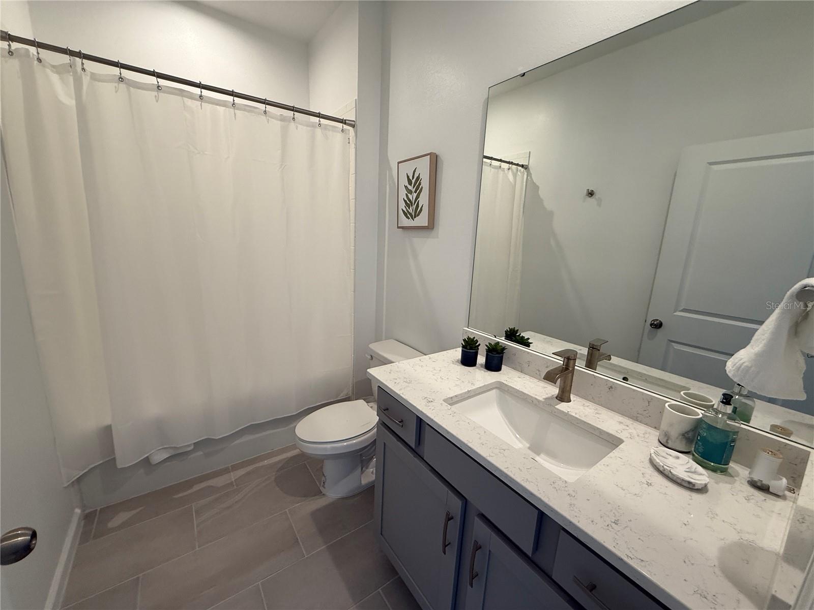 Image 16 of 19 For 1165 Lakeshore Breeze Place