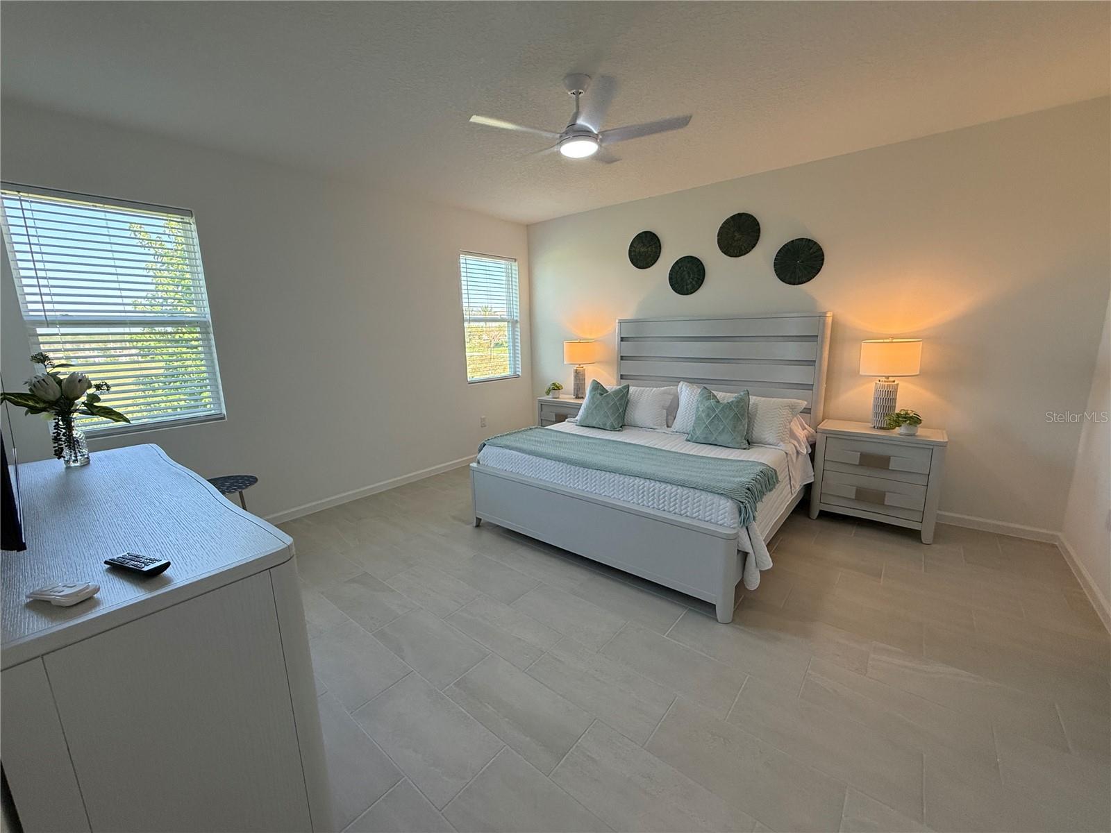 Image 4 of 19 For 1165 Lakeshore Breeze Place