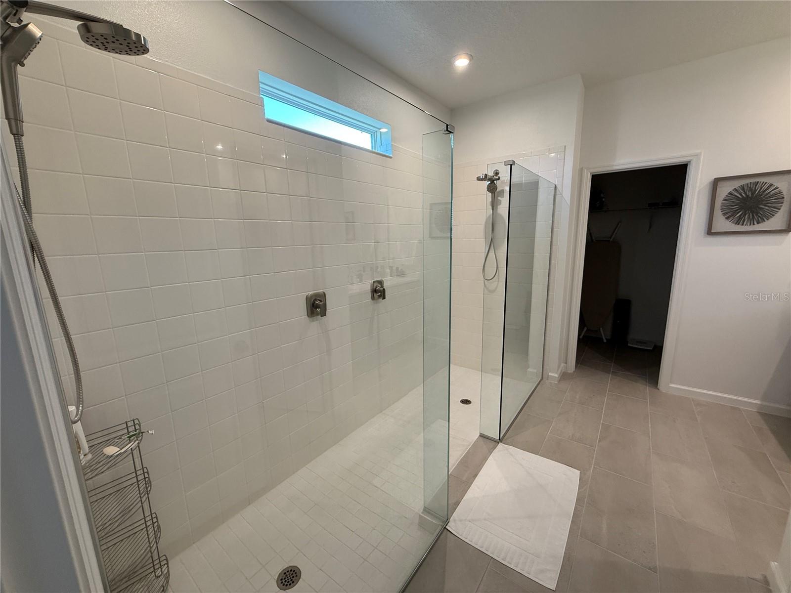 Image 6 of 19 For 1165 Lakeshore Breeze Place