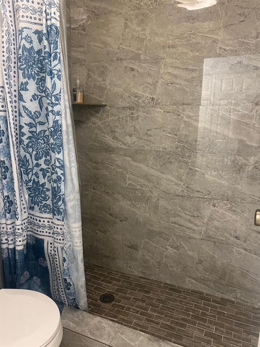 Image 4 of 9 For 43420 Highway 27  152