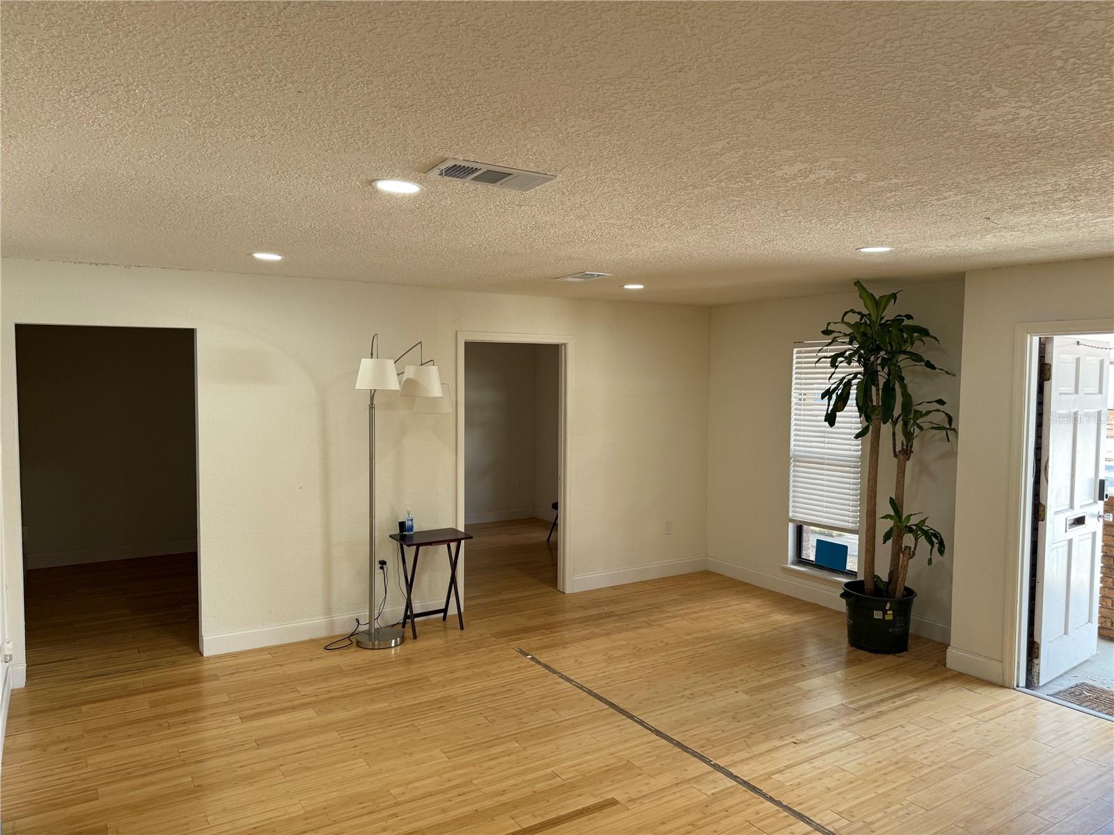 Image 4 of 8 For 415 Montgomery Road 135