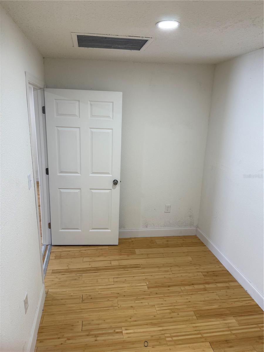 Image 7 of 8 For 415 Montgomery Road 135