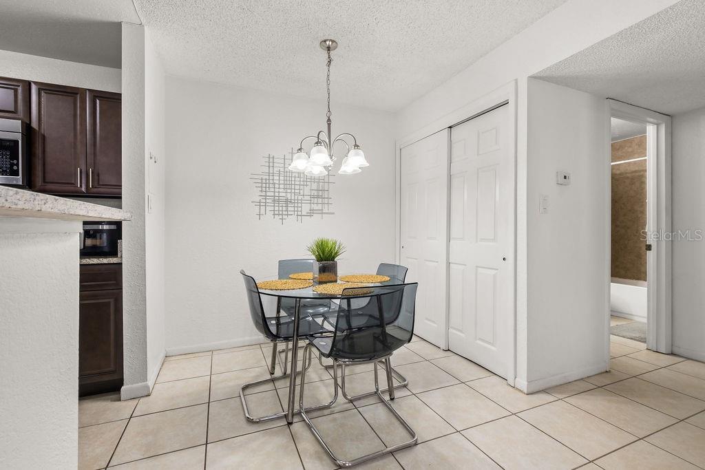 Image 14 of 33 For 4401 Thornbriar Lane R-102