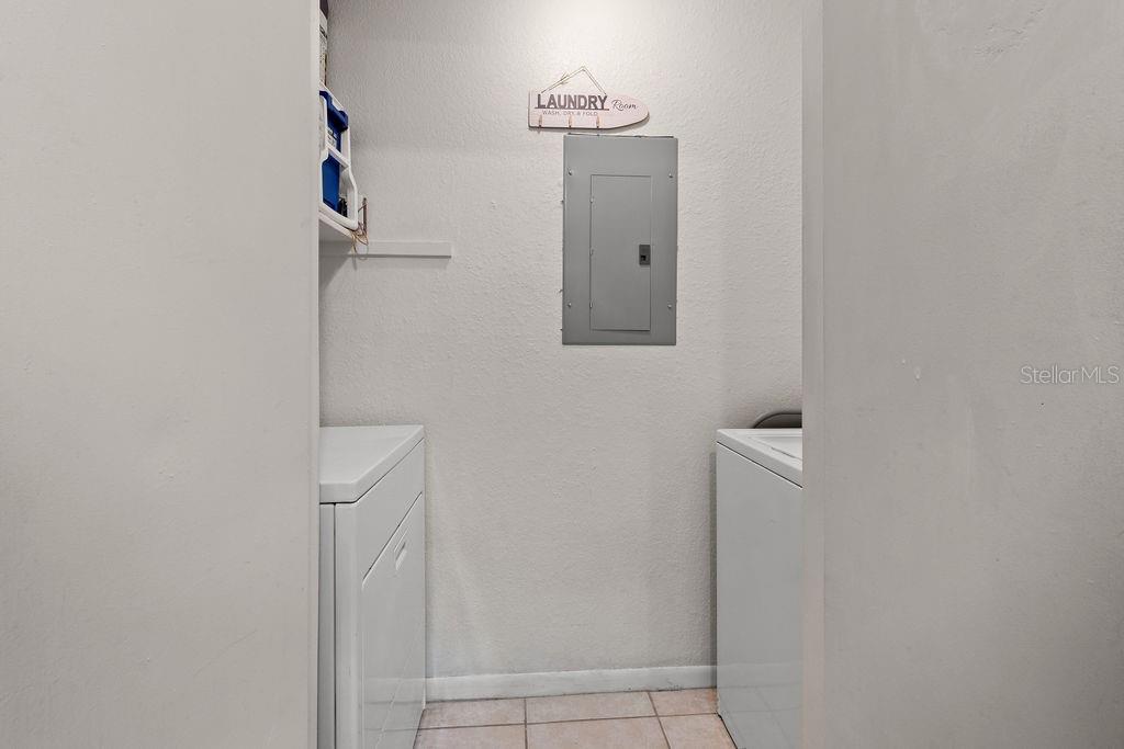 Image 20 of 33 For 4401 Thornbriar Lane R-102
