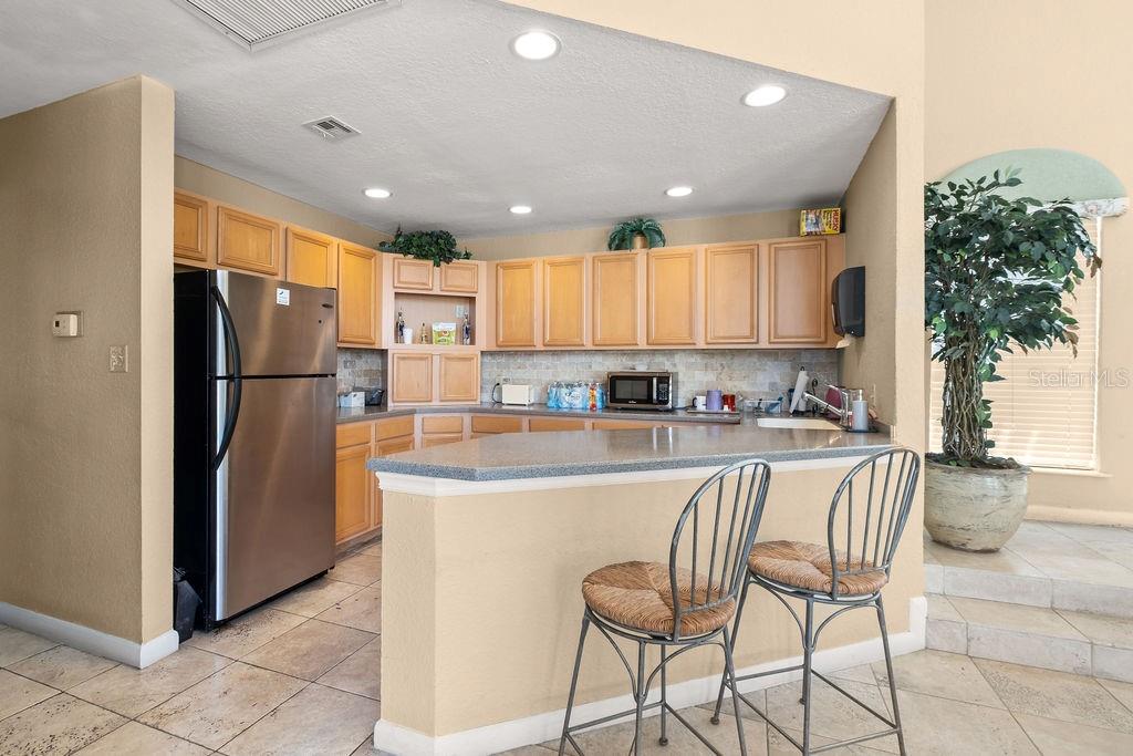 Image 24 of 33 For 4401 Thornbriar Lane R-102