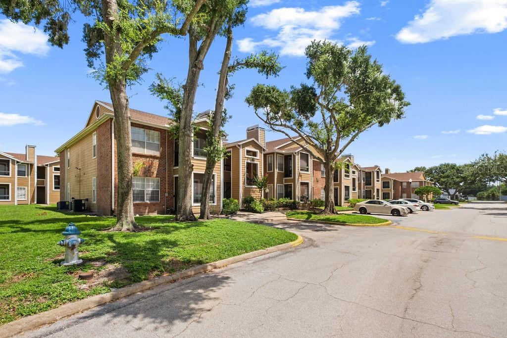 Image 30 of 33 For 4401 Thornbriar Lane R-102
